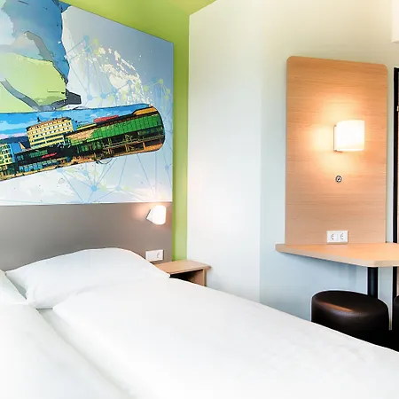ホテル B&B Hotel Villach フィラハ