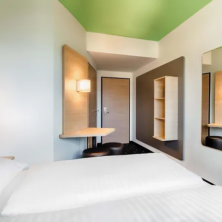 B&B Hotel Villach ホテル 3*